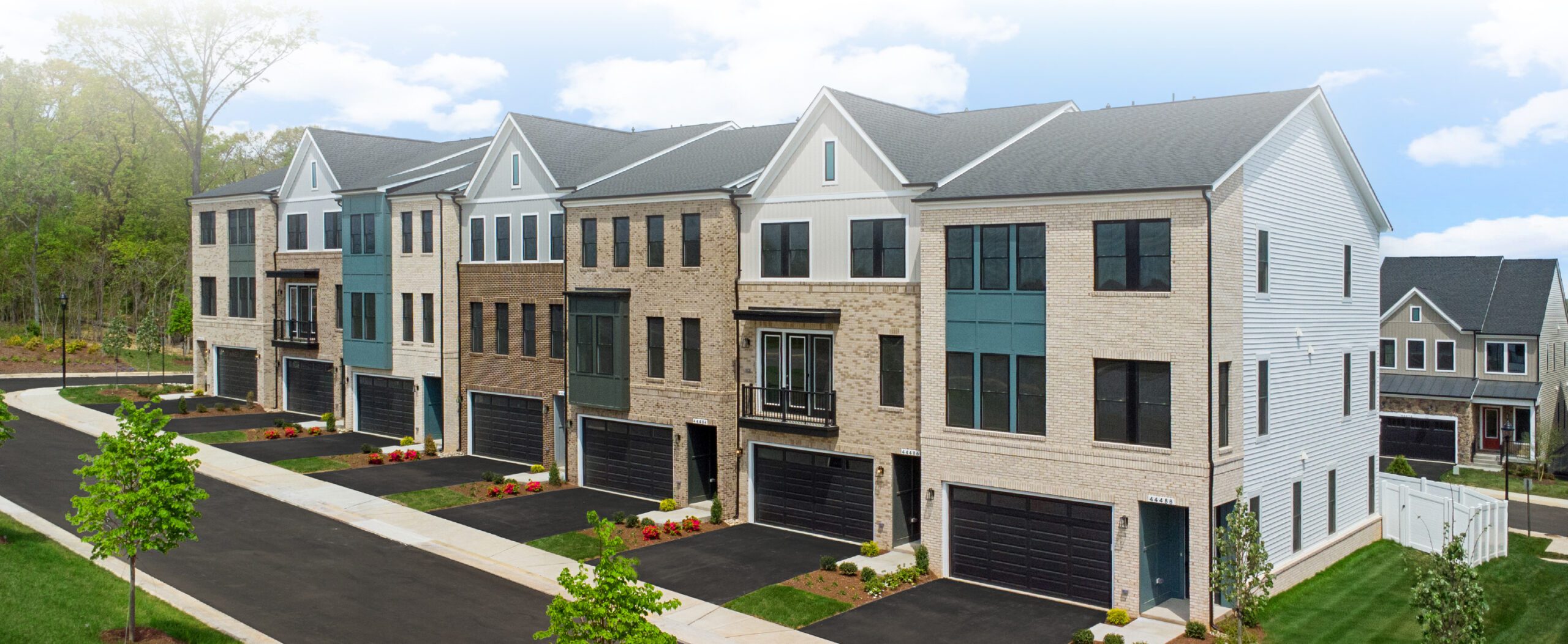 LexingtonSquare_Hero_102725_Desktop1