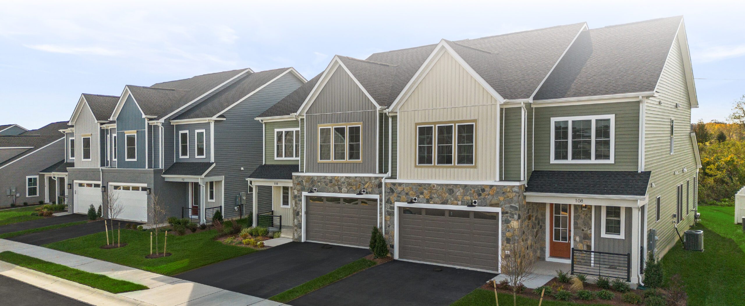 HiattPointe_Hero_111125_Desktop1