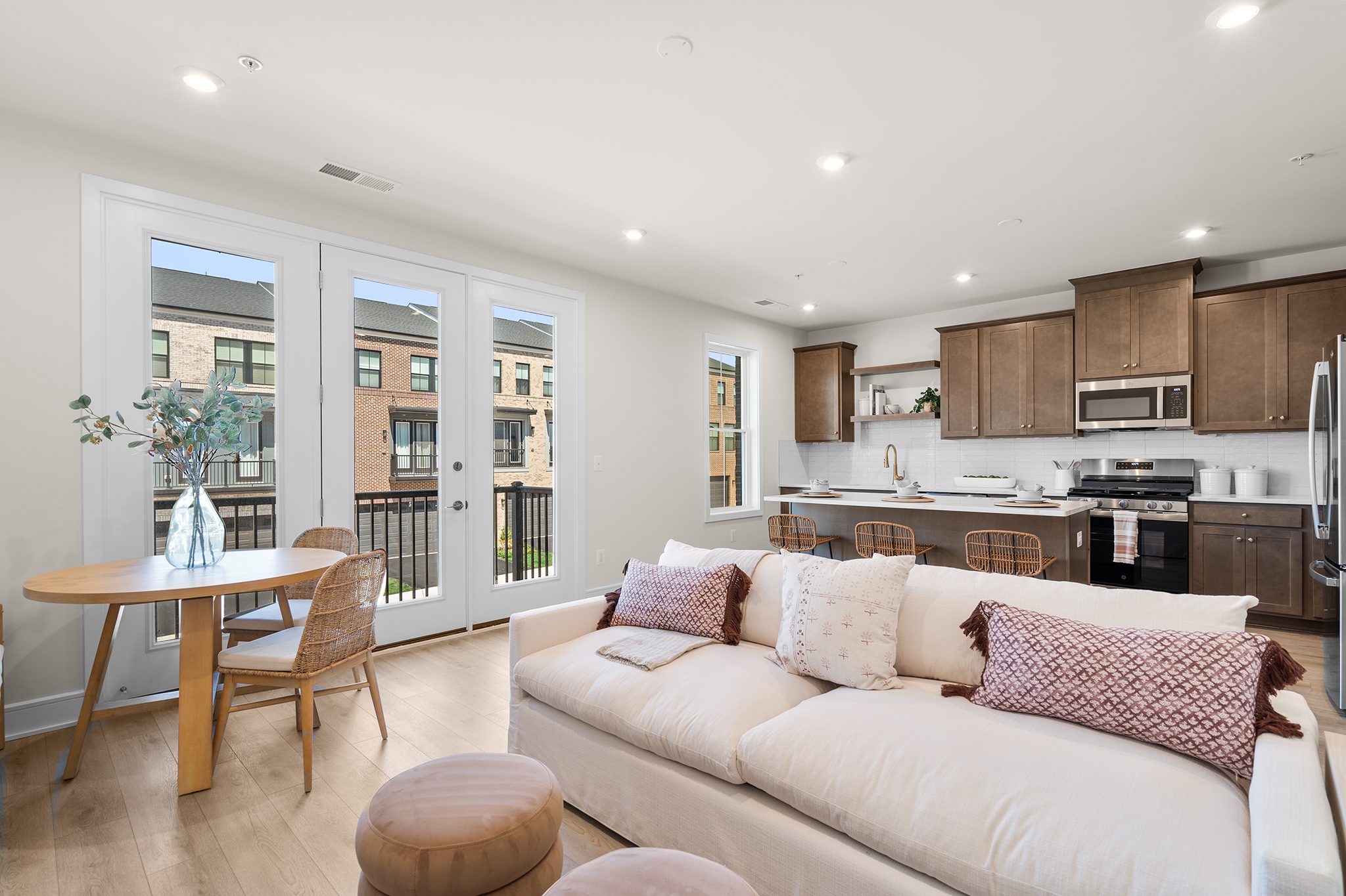 11_Demott&Silver_Collier24-R1Homesite195