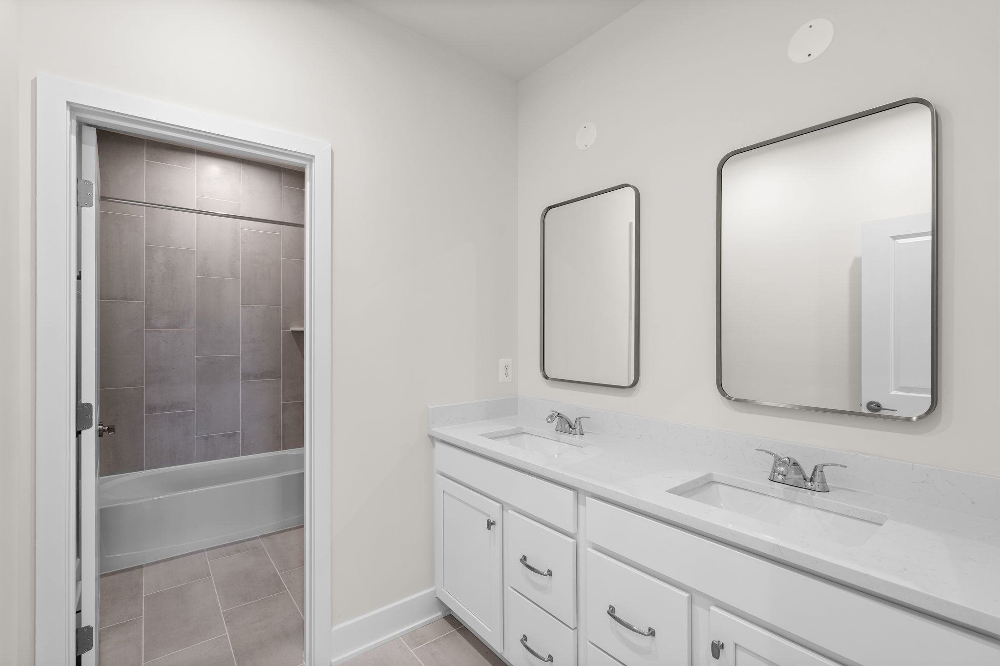 Vera 34-F2 - Homesite 1032, Villa, Hiatt Pointe, Located in Stephenson, VA