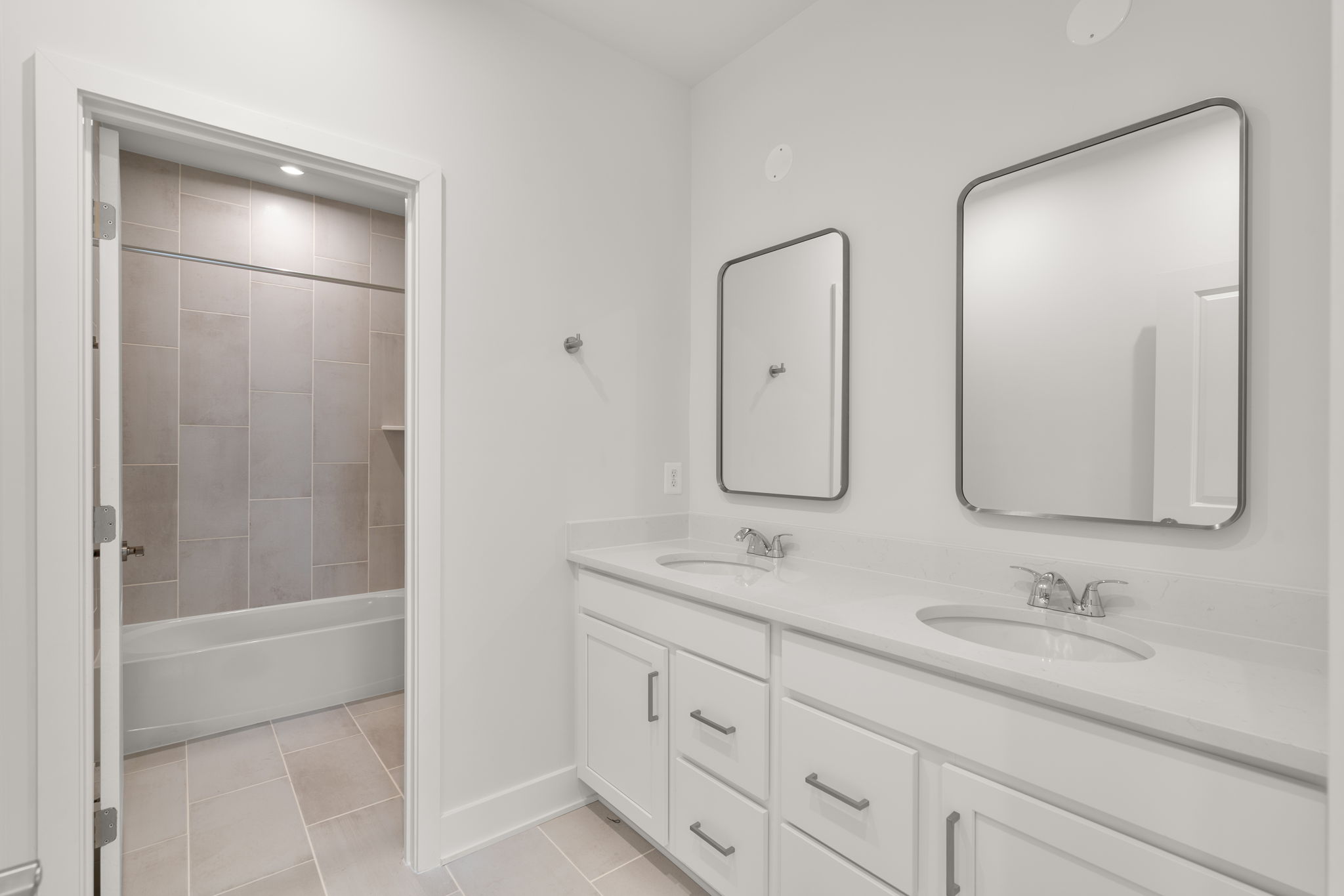 Vera 34-F2 - Homesite 1090, Villa, Hiatt Pointe, Located in Stephenson, VA
