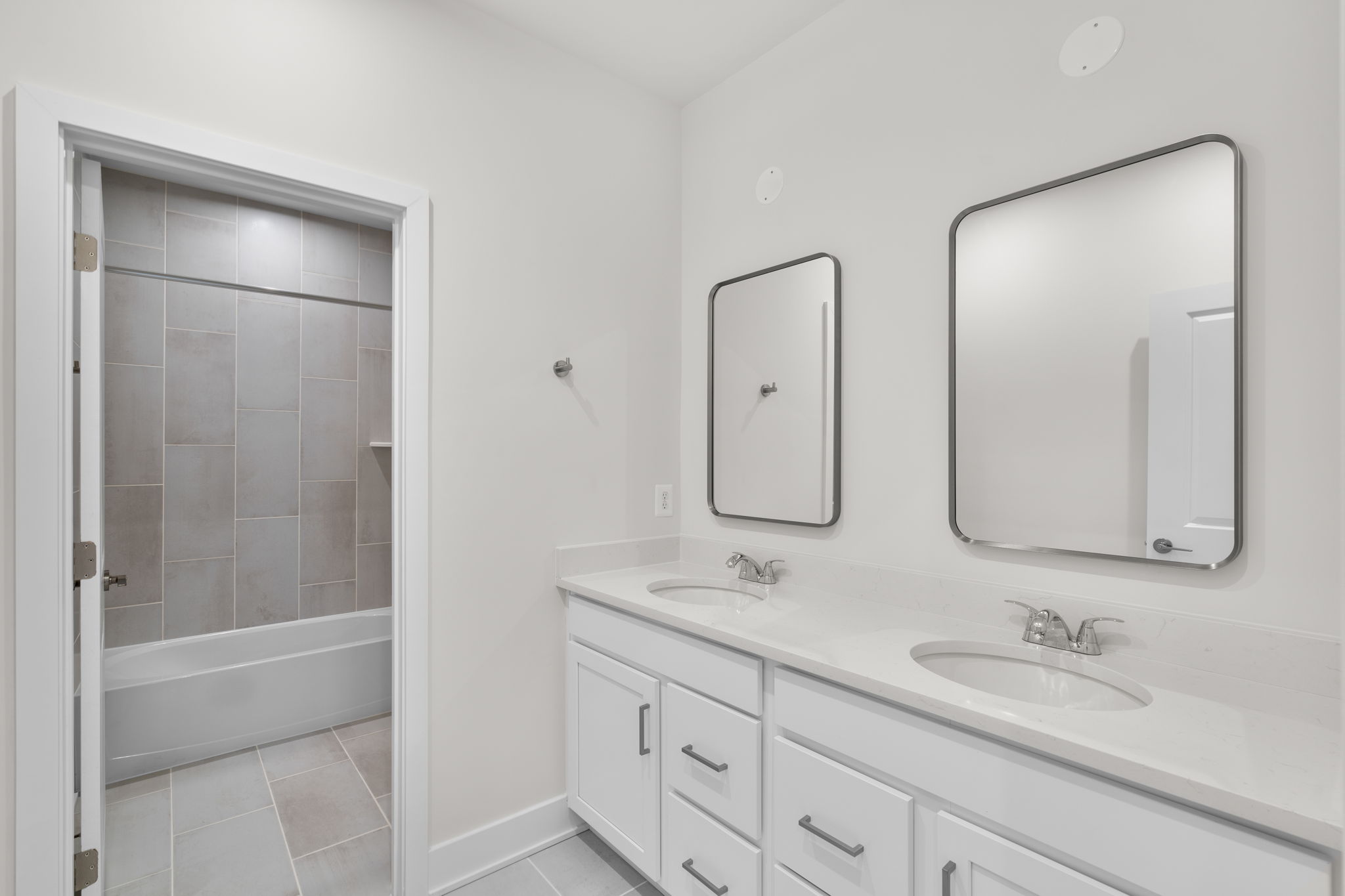 Vera 34-F2 - Homesite 1090, Villa, Hiatt Pointe, Located in Stephenson, VA