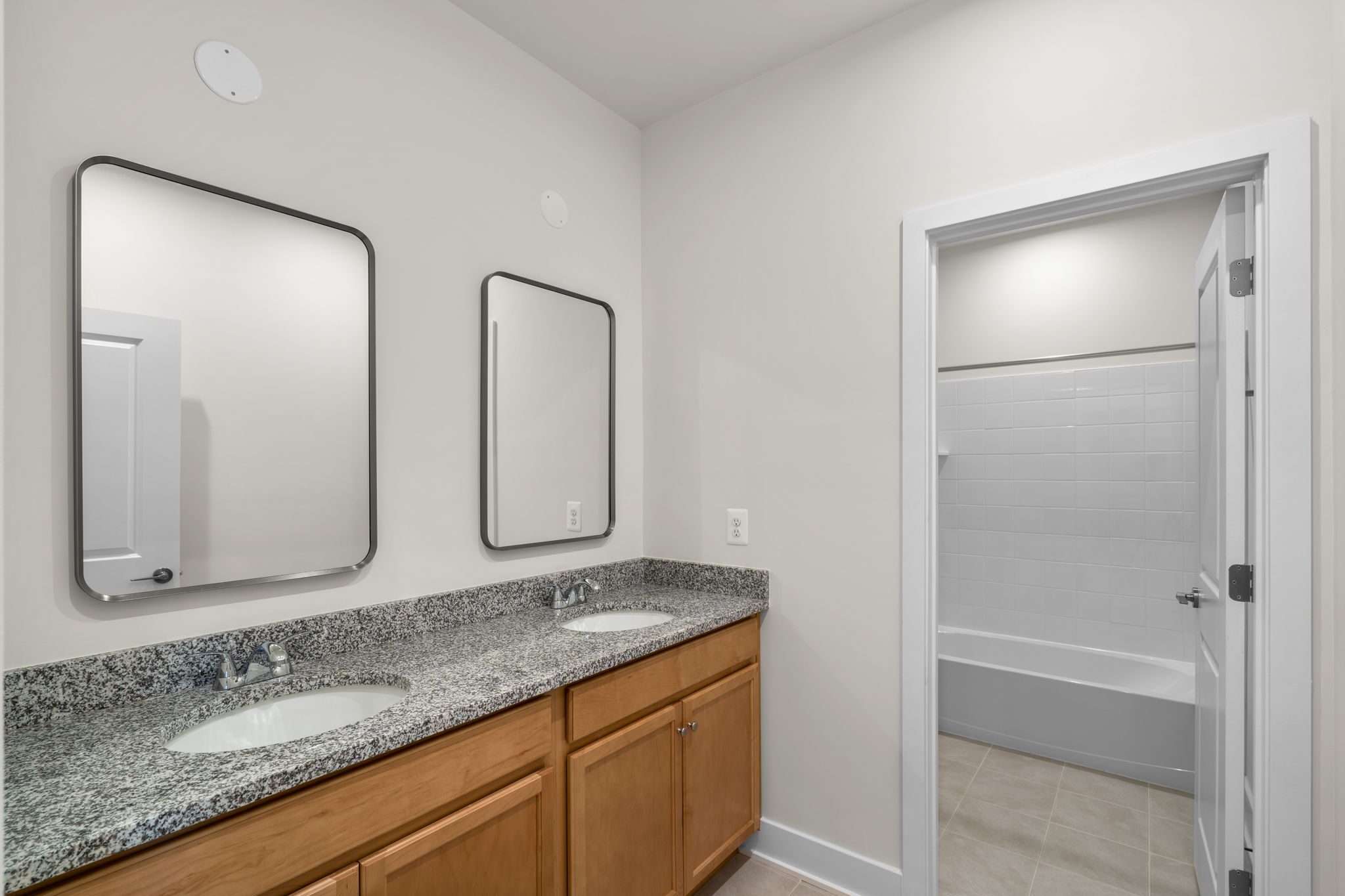 Vera 34-F2 - Homesite 1092, Villa, Hiatt Pointe, Located in Stephenson, VA