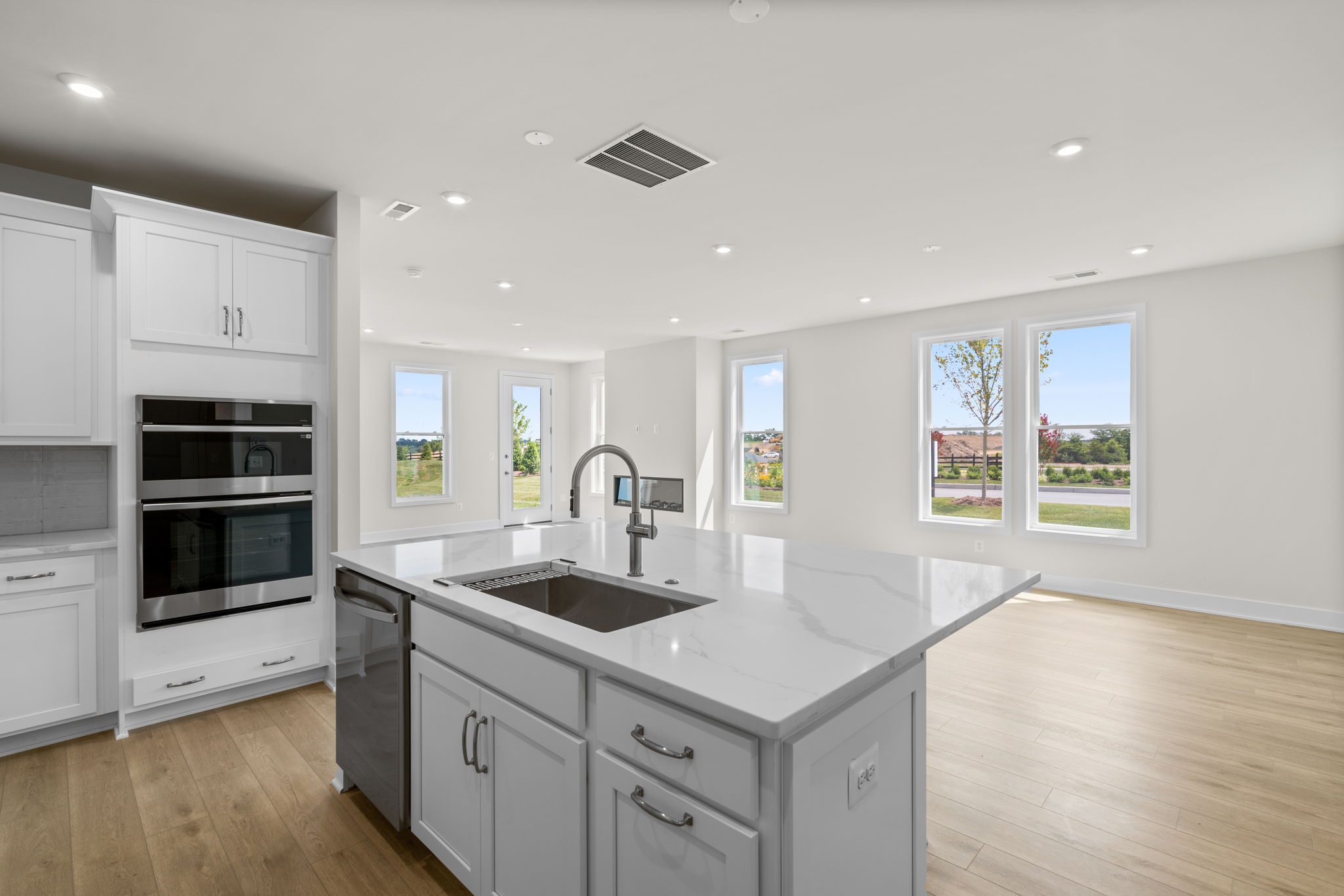 12_HiattPointe_Vale34-F2_Homesite1024_Web