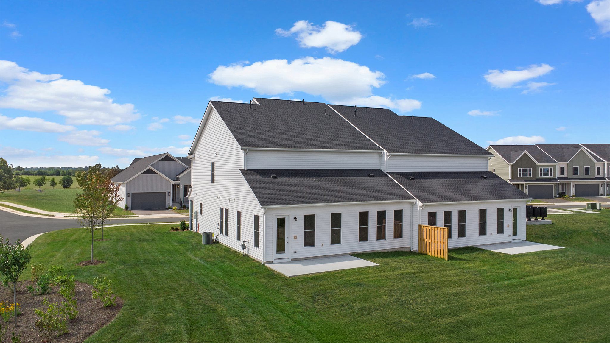 32_HiattPointe_Vale34-F2_Homesite1024_Web