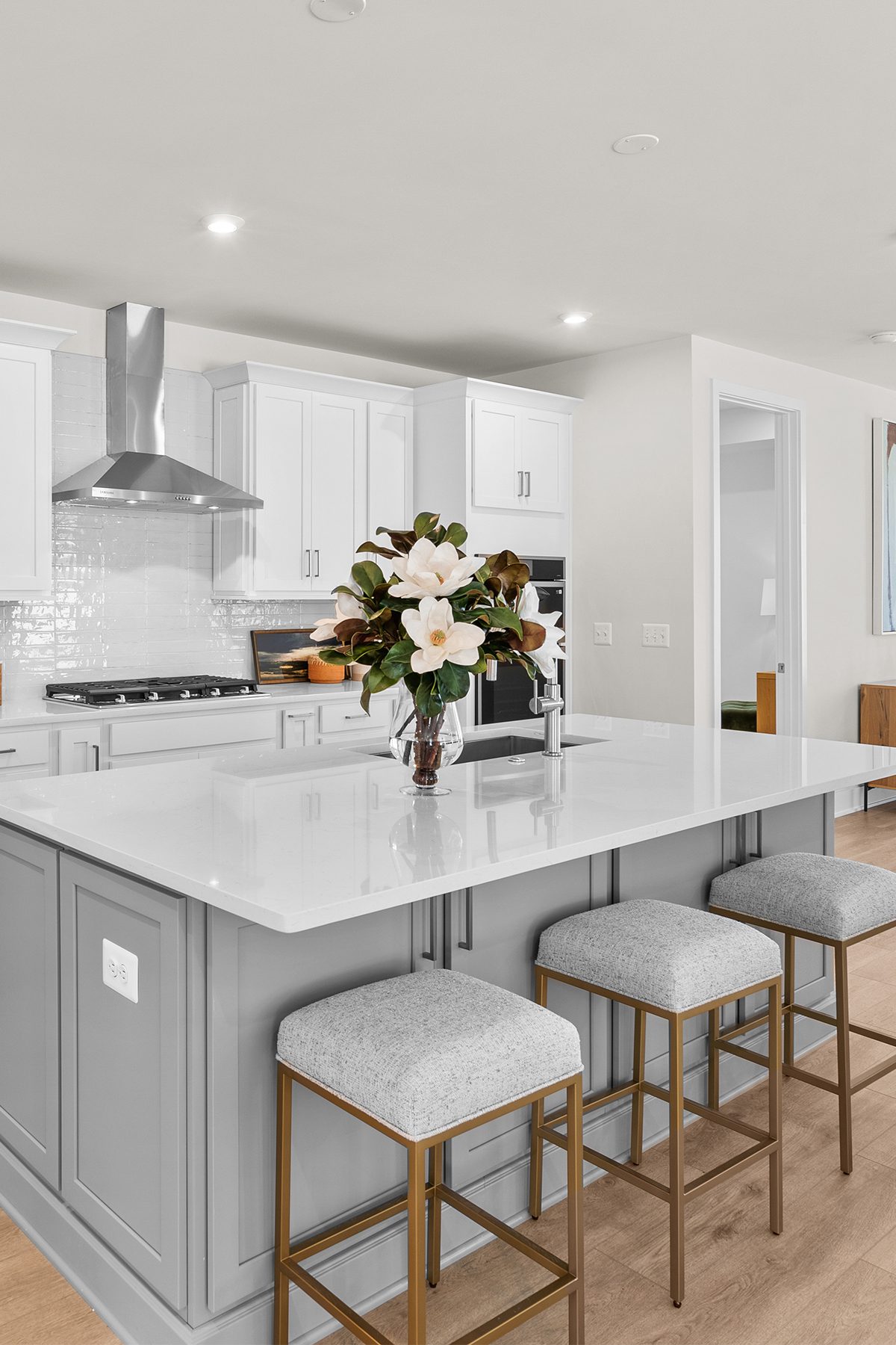 020526_Homepage_VerticalGallery_HiattPointe