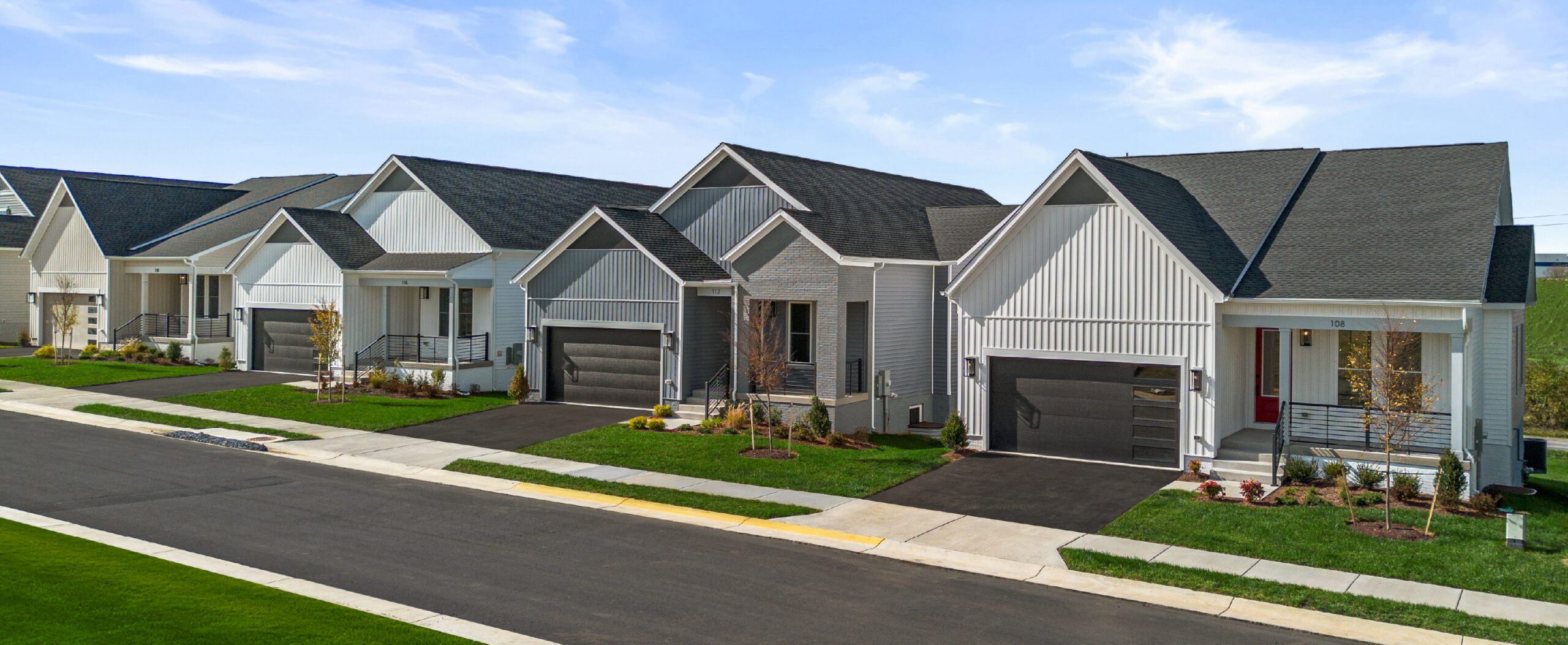 HiattPointe_Hero_032726__Desktop3