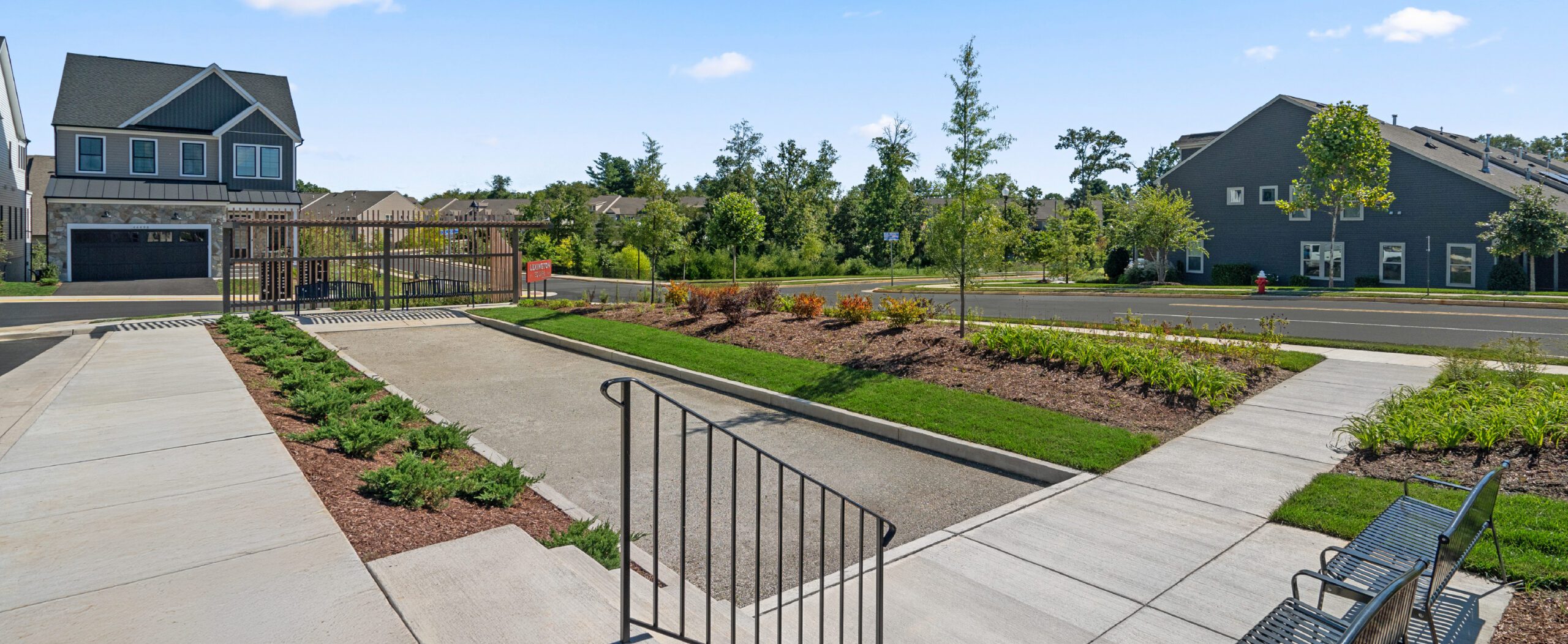 LexingtonSquare_Hero_032726__Desktop2