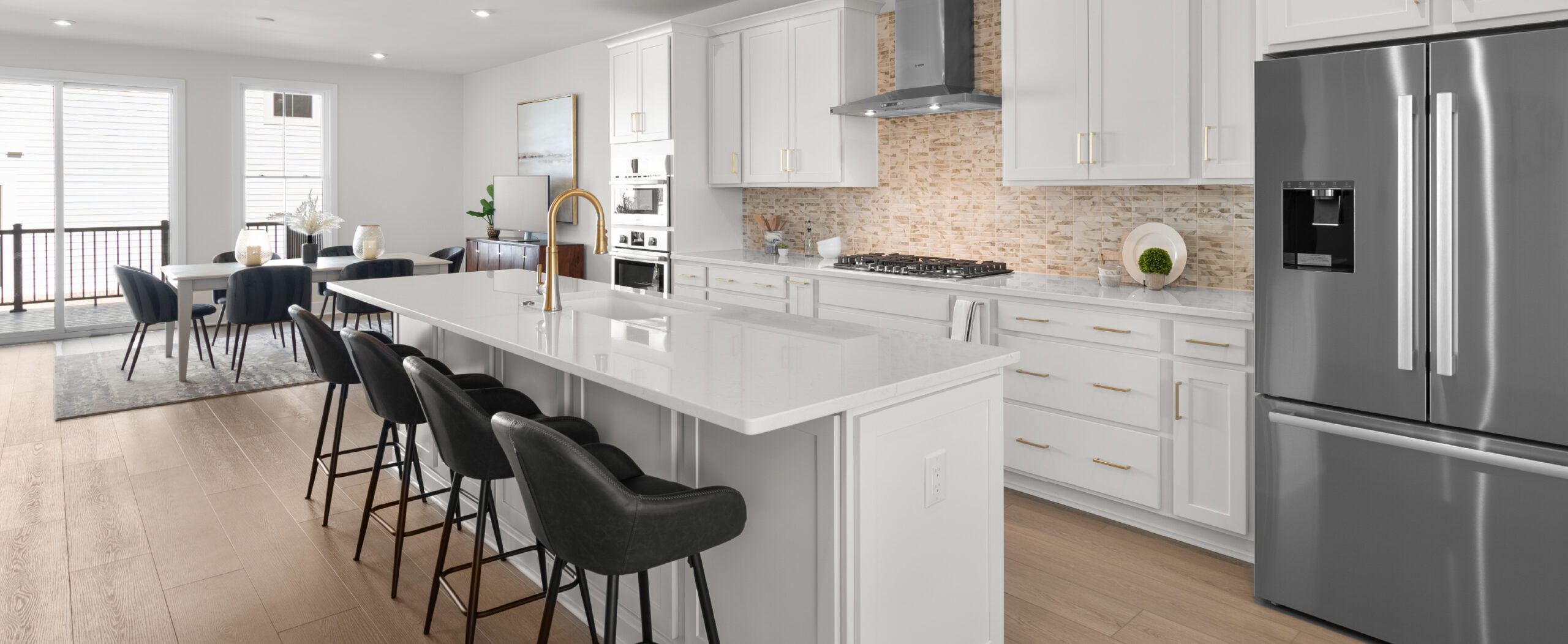 LexingtonSquare_Hero_032726__Desktop4