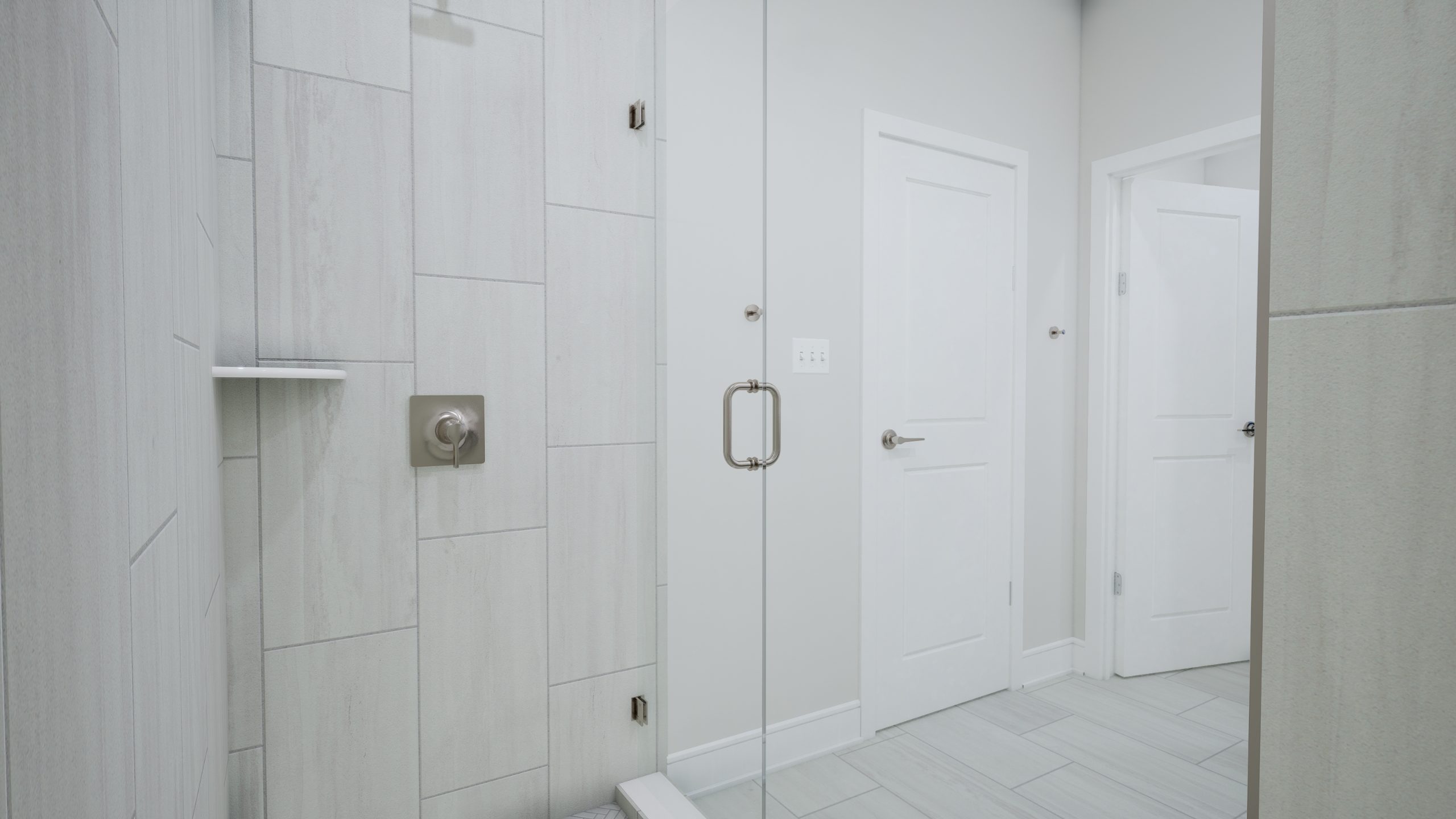 17_ArpinaValley_Trace24-R2_Homesite74_PrimaryBath